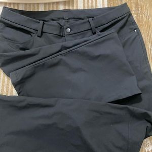 Mens lululemon abc pants black size 38x31 tag fell off good condition